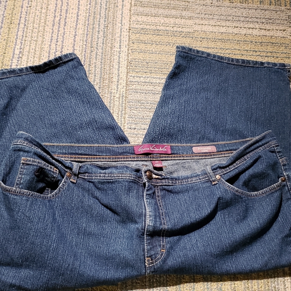 Gloria Vanderbilt "Amanda" Womens Denim Capris